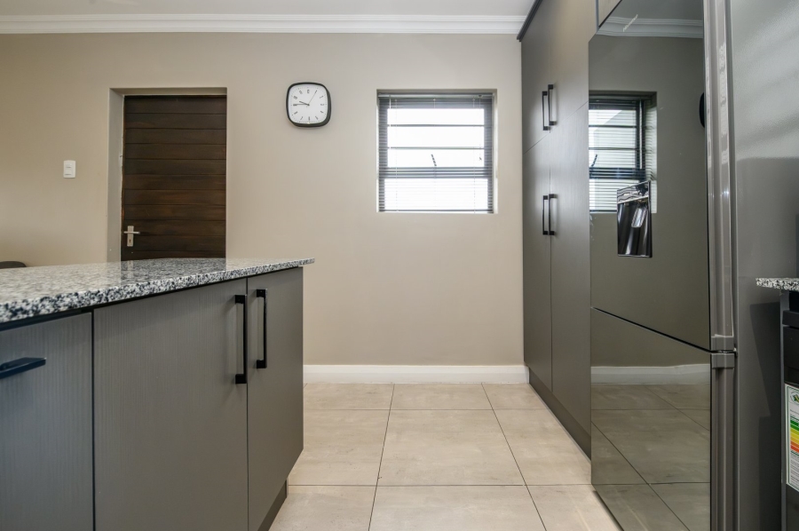2 Bedroom Property for Sale in Kabega Park Eastern Cape